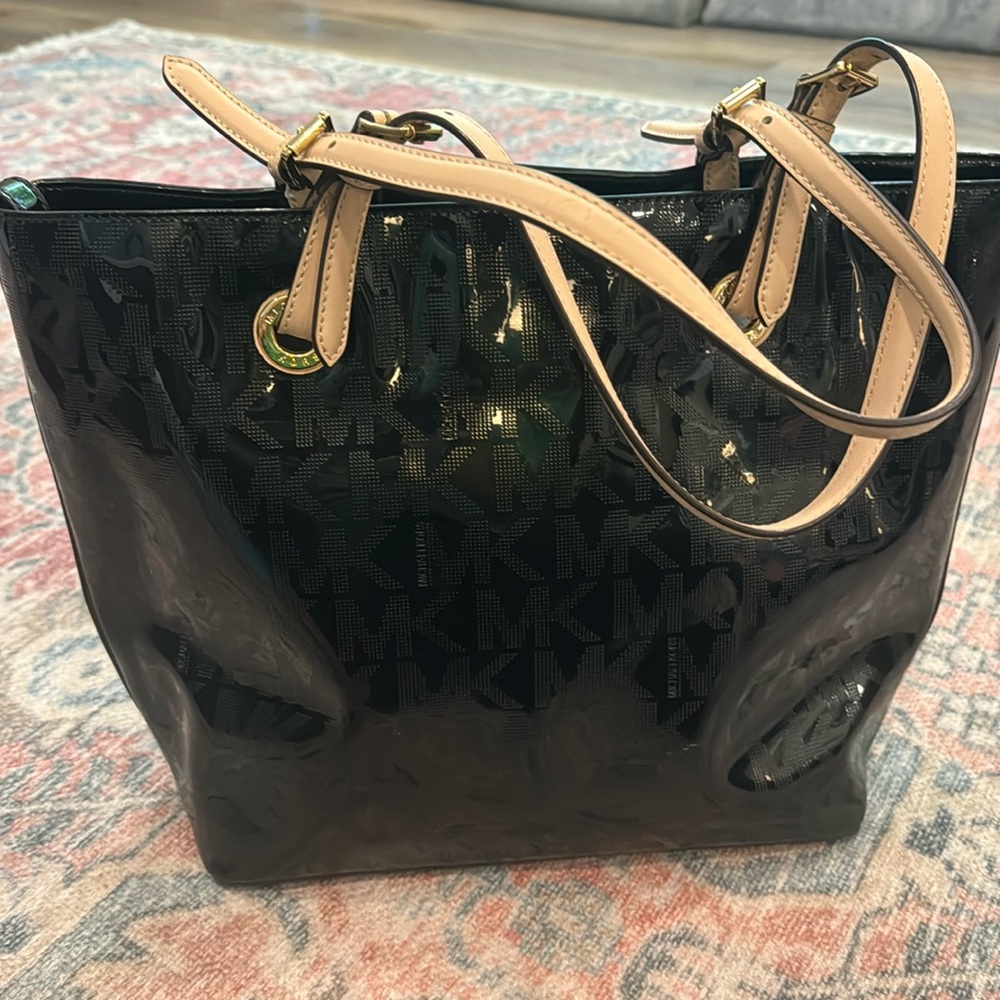 Michael Kors Jet Set Soft Patent Leather  Logo Shoulder Tote Bag Purse Black